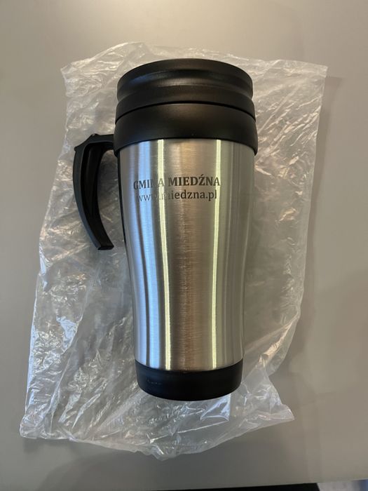 Kubek termiczny z napisem. Nieużywany