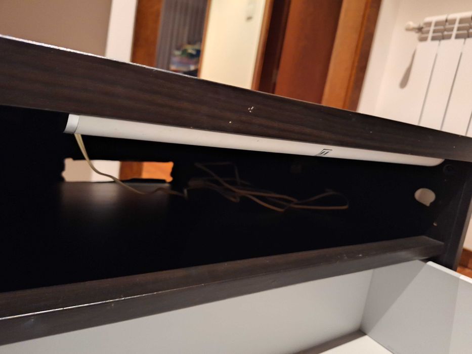 Móvel IKEA Besta – 120 x 40 x 40 cm – Com Gavetas e Iluminação