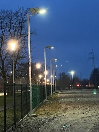 Słupy oświetleniowe maszty latarnie LED oświetlenie nocne Monitoring