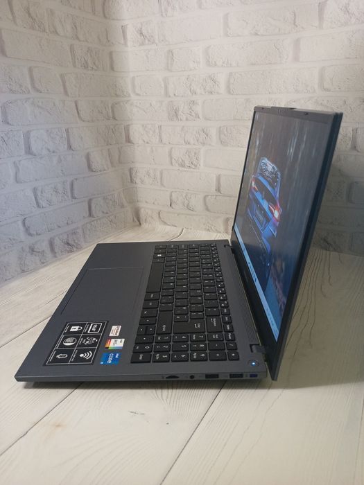 Ноутбук Medion Akoya E15423 i5-1155G7 8Gb DDR4