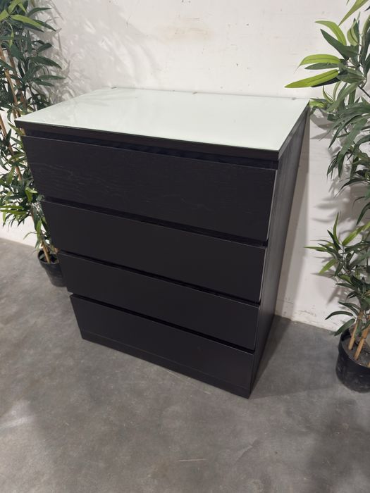 Ładna komoda Ikea Malm 4 szuflady szklany blat super stan dowóz