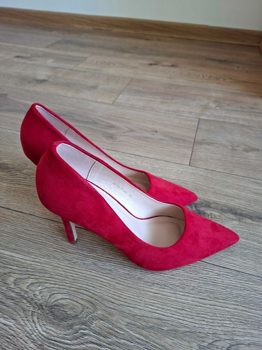Nowe czerwone szpilki 39 rozmiar