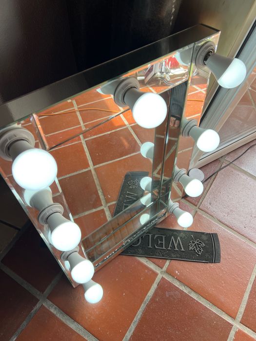 Vanity mirror with lights