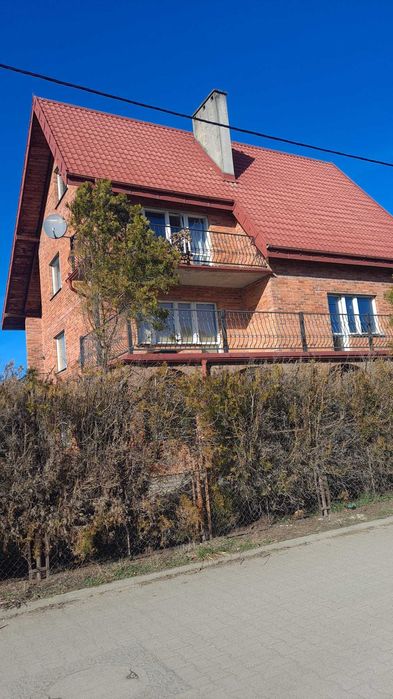 Przestronny dom w Długołęce – idealny pod kwatery pracownicze (całość)