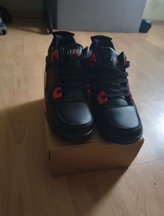 Jordan 4 Red thunder