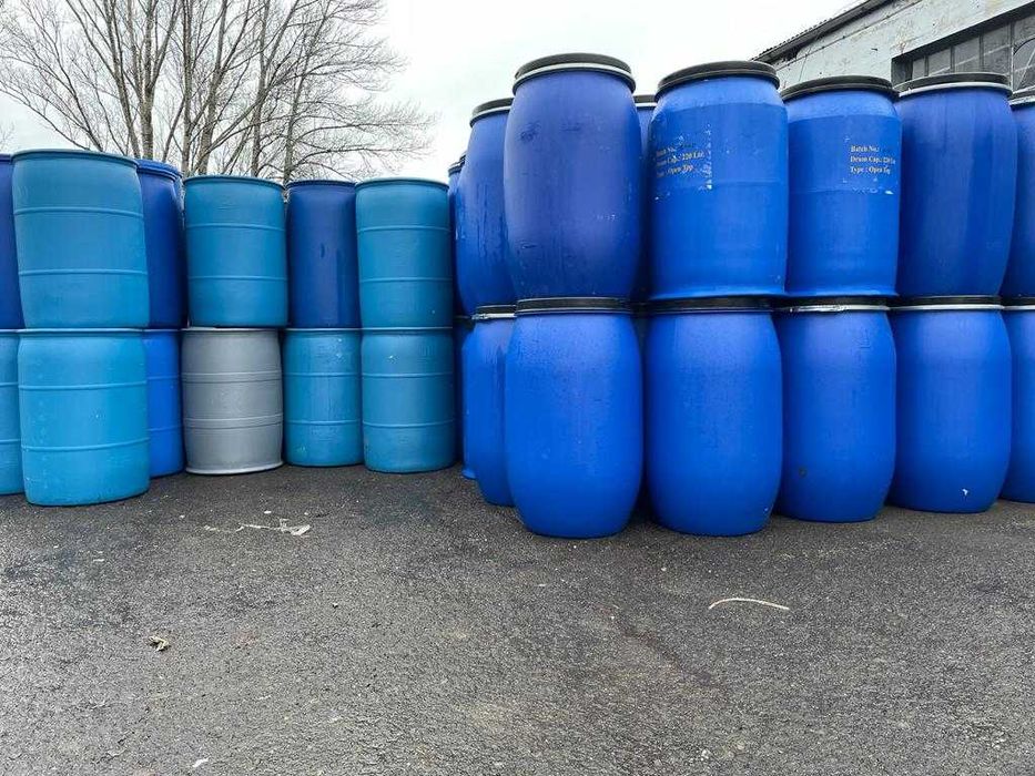 Beczki plastikowe 220l.