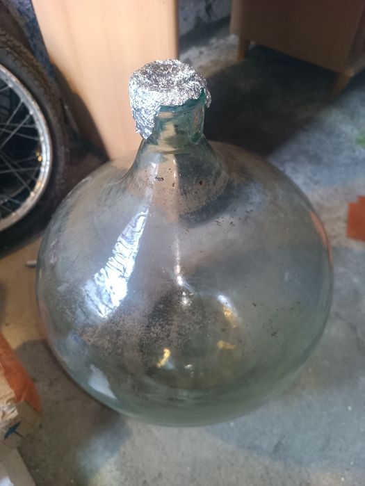 Dwa balony na wino PRL w koszach