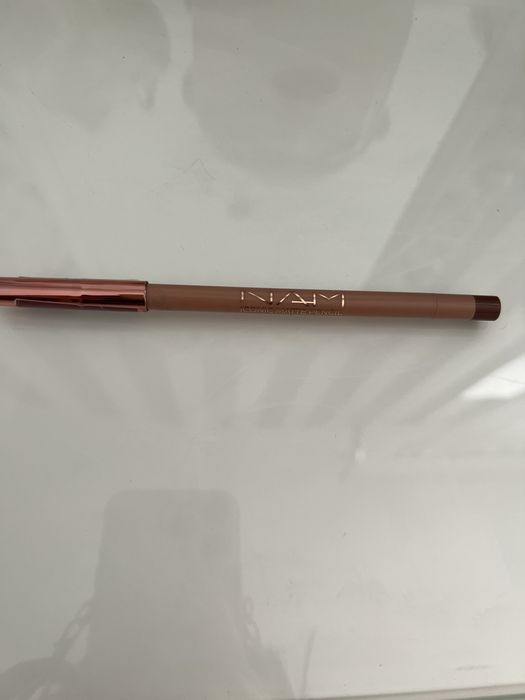 Konturówka do ust NAM