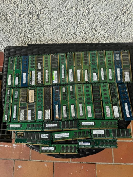 Продаюця платы оперативна память