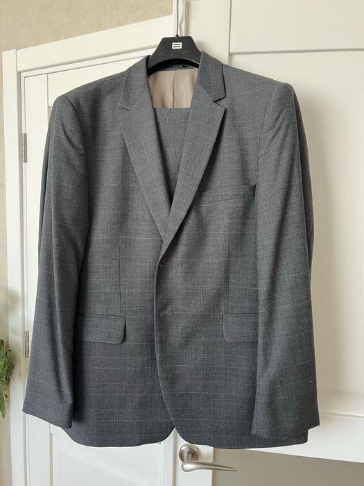 Чоловічий класичний костюм Arber