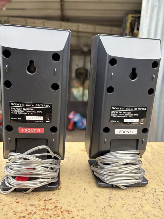 2 colunas Sony em excelente estado