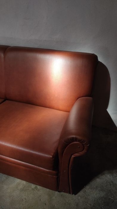 Sofá usado castanho (em bom estado)