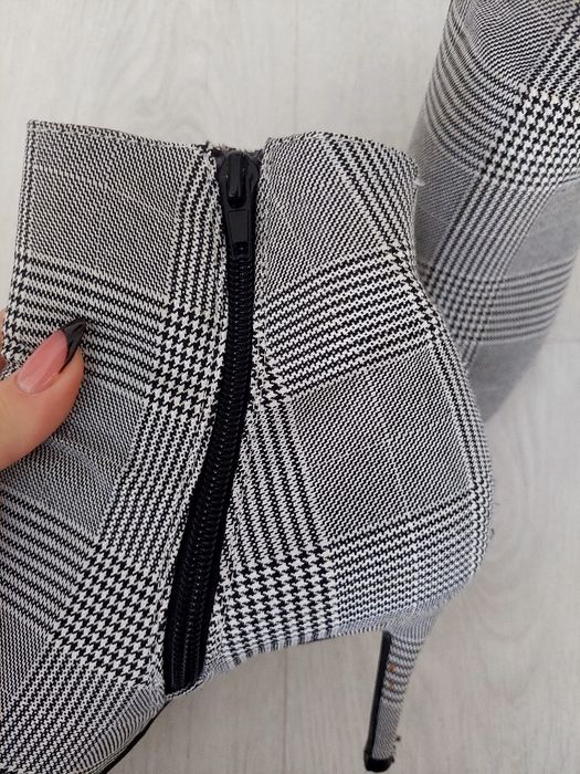 Ботильйони на шпильці