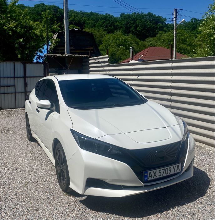 Продам Nissan Leaf