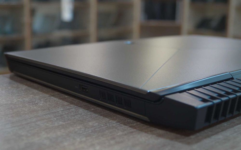 ГАРАНТІЯ Dell Alienware 15 R3 (FullHD/Core i5-7300HQ/RAM 16ГБ/SSD 512ГБ/GTX 1050TI)TVOYO