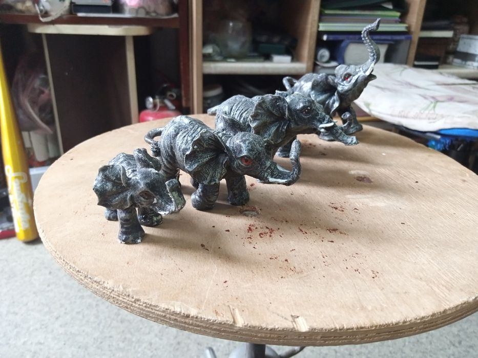 Слони встатуетки 5 шт .