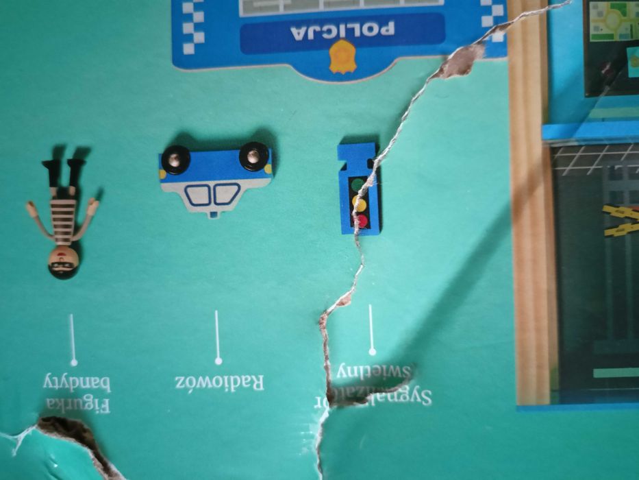 drewniany posterunek policji z akcesoriami 18m+