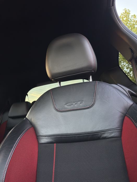 Peugeot 208 GTI 2013