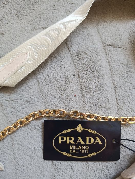 Elegancka mała torebka na złotym łańcuszku do ręki lub na ramię -Nowa z metką - Prada