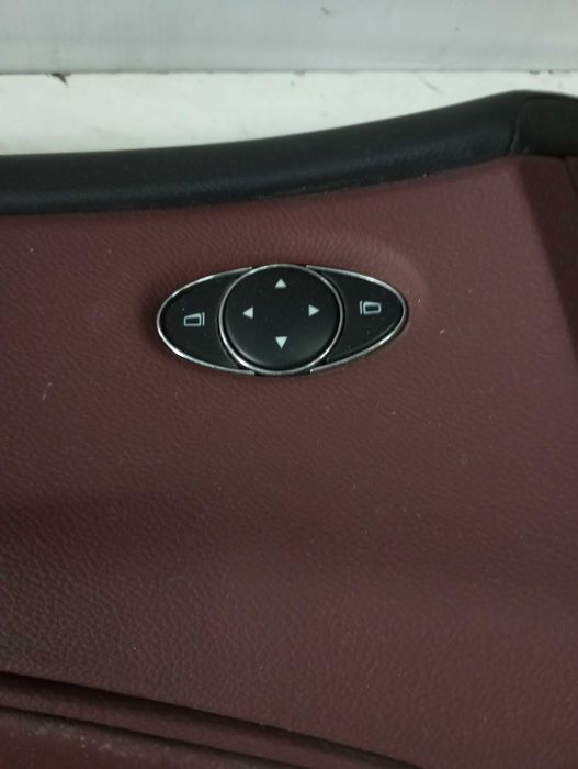 Jogo 4 Quartelas / Forras de Porta Mercedes CLS W219 - Pele Vermelha Designo