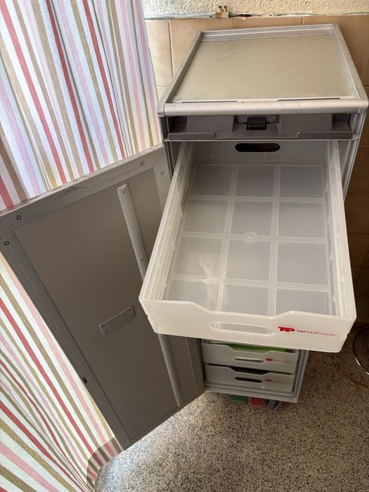 Trolley  Mini Bar, Arrumação ou Decorativo