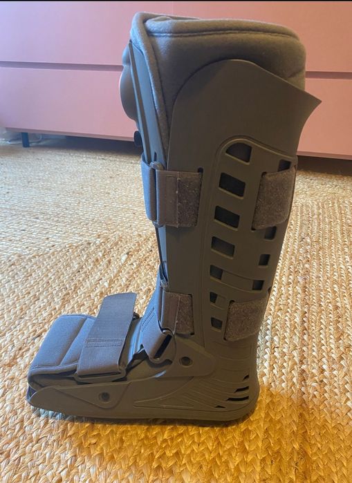 Bota walker Tamanho 2