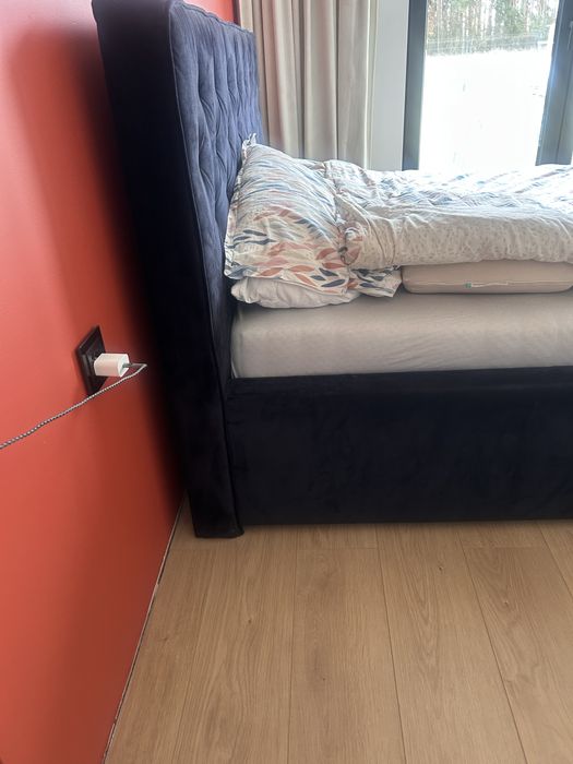 Granatowe łóżko pikowane 160x200