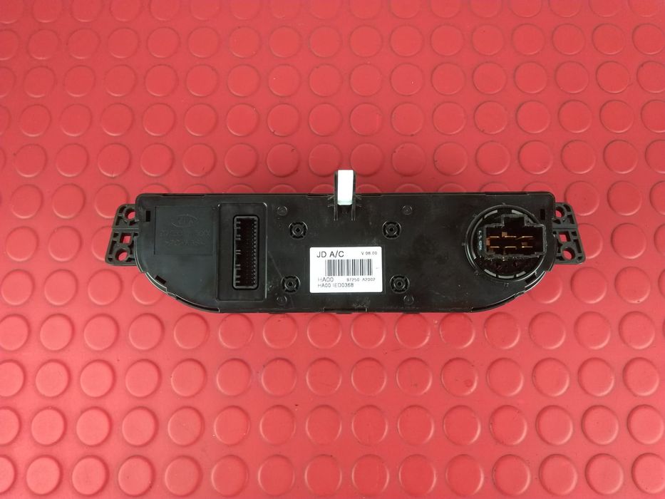 Botão Sofagem / Climatronic 97250-A2002 - KIA CEE'D