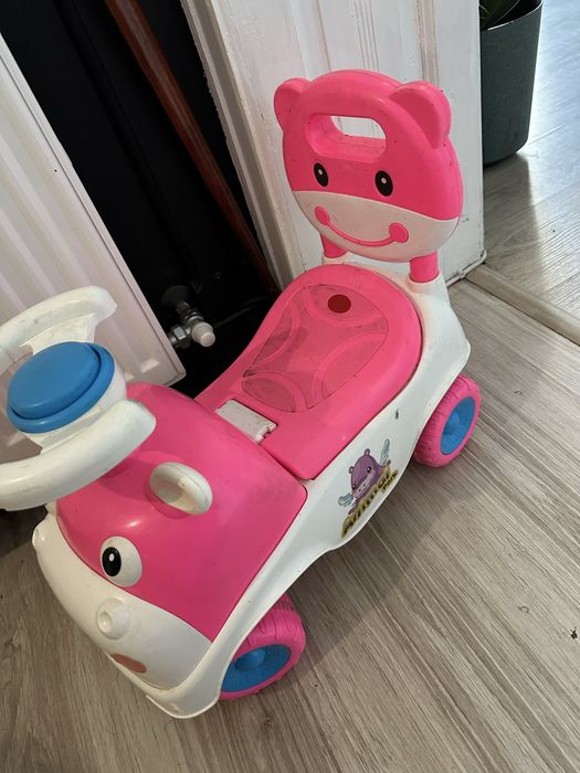 Jeździk odpychacz rożowy samochodzik