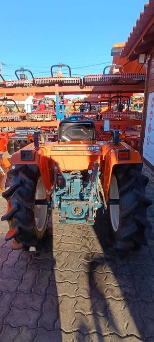 Campanha de Natal: Trator Kubota Bulltra ZB1-16+ 4 alfaias POUPE 1250€