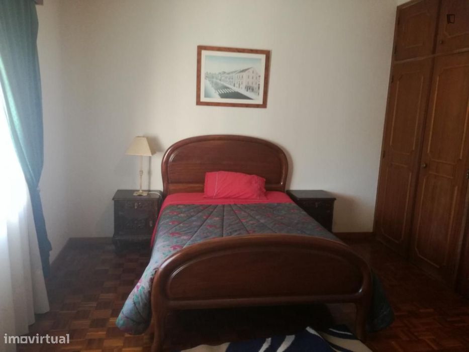 Quarto - localizado em São Martinho de Bispo Coimbra