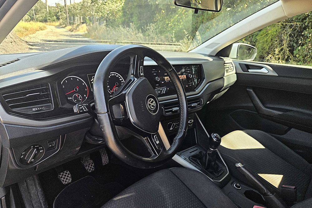 Volkswagen Polo 1.0 Confortline