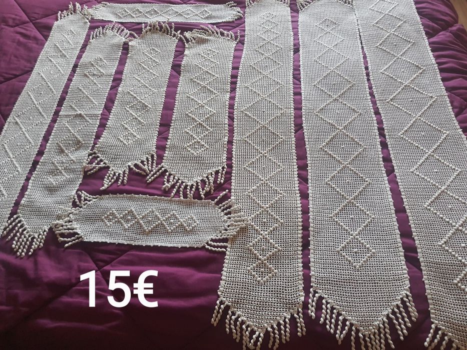 Conjuntos de naperons em croché