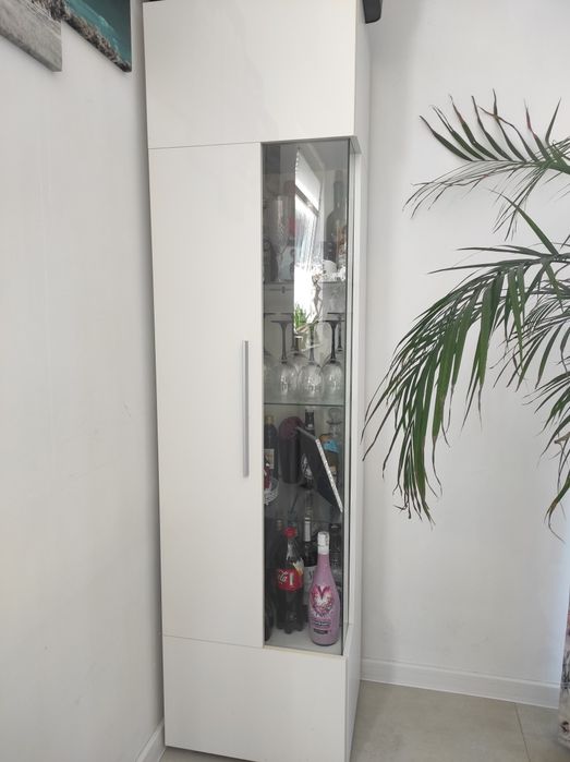 Meblościanka biała wysoki połysk witryna komoda RTV półki