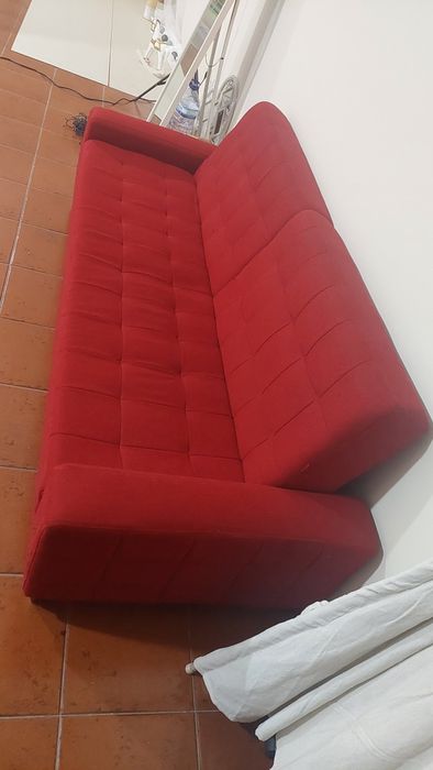 Sofá cama cor vermelha