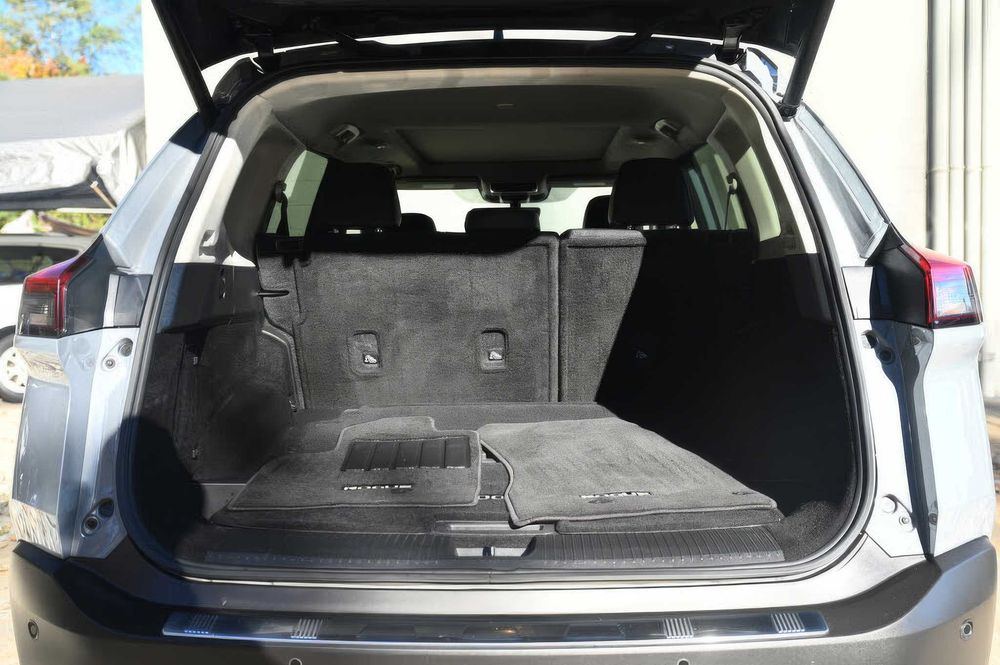 Nissan Rogue SL      2023