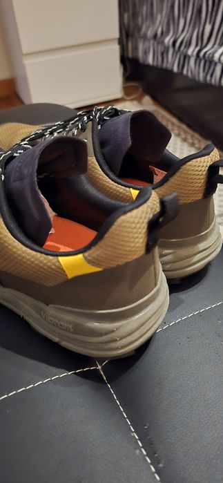 Ténis Veja DEKKAN alveomesh tent black ouro