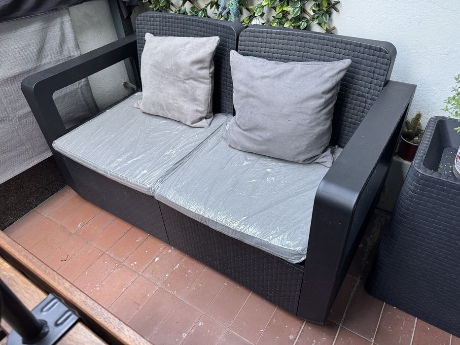 Vendo sofas de jardim novos  com caixa