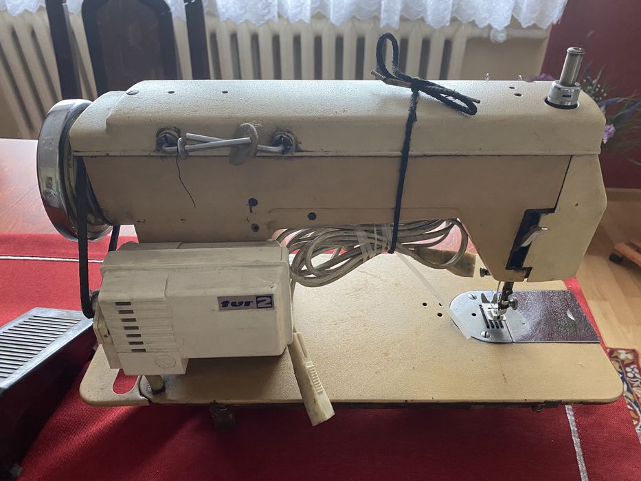 Maszyna do szycia Łucznik Tur 2