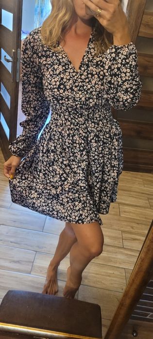 Sukienka z falbankami