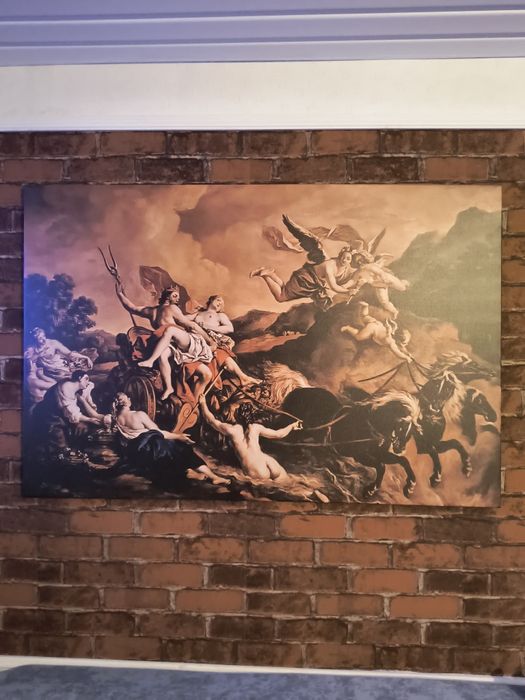 Продам картину очень красивая.