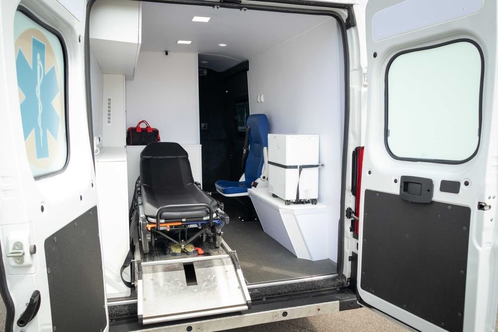 Продам авто швидкої допомоги Peugeot Boxer 2023