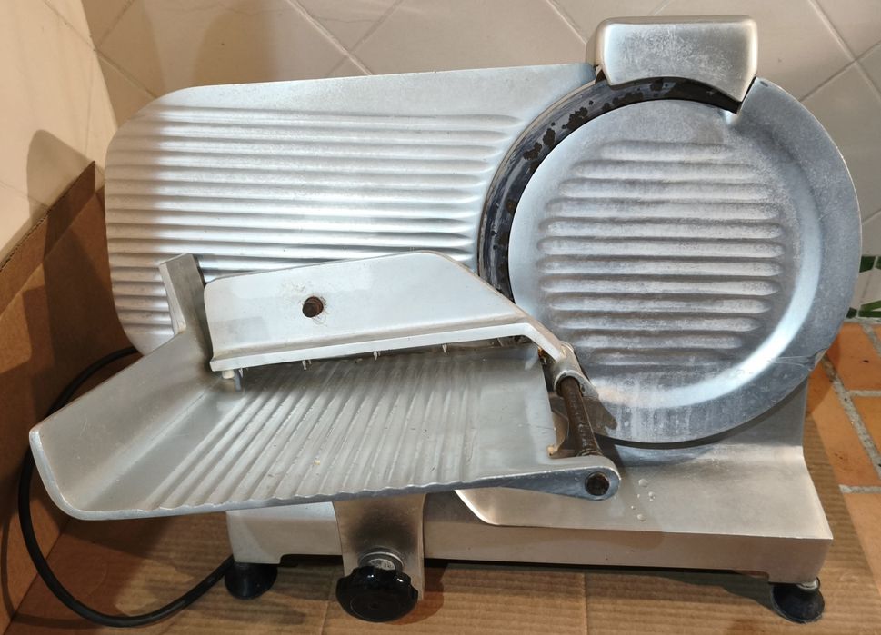 Vendo Fiambreira para café ou mini mercado