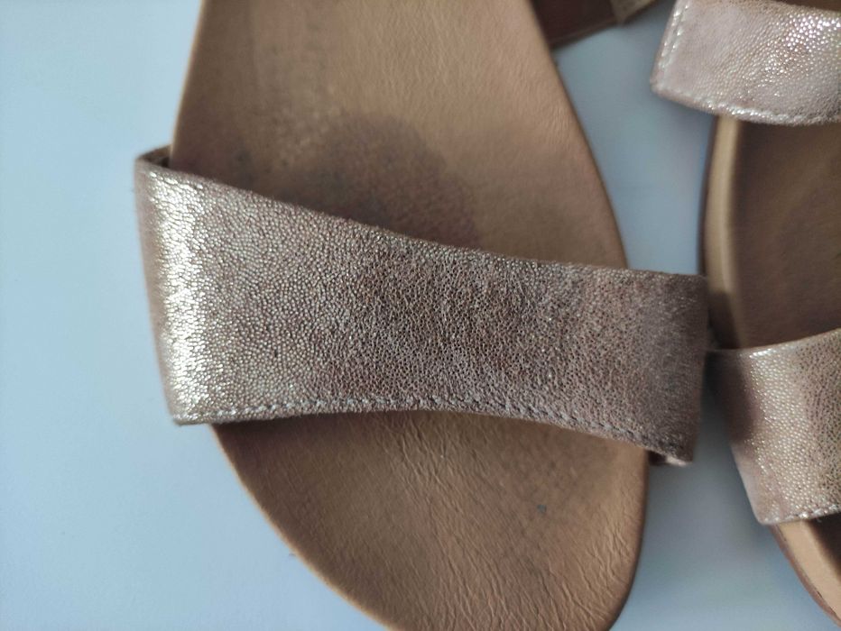 Skórzane sandały Lasocki złote, rozmiar 39