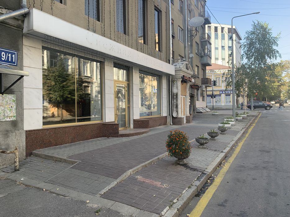 Сдам Помещение в Центре ул.Алчевских и Свободы Sобщ.= 304м