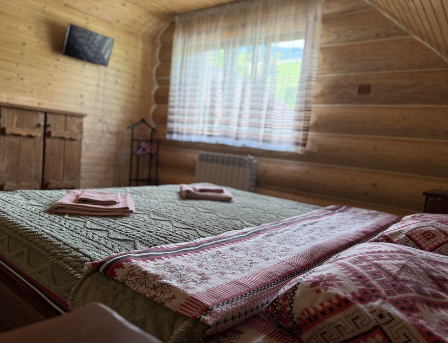 Маєток "У Ґазди"   поблизу о.Синевир