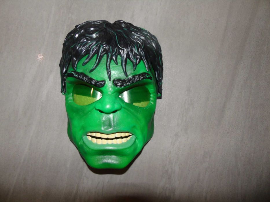 Hasbro Avengers Świecąca maska Hulka