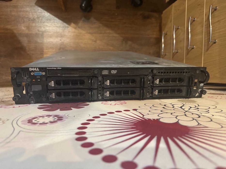 Робочий сервер dell PowerEdge 2850 emc с дисками