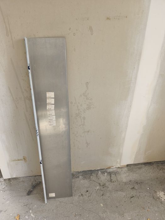 Parapety zewnętrzne aluminiowe białe