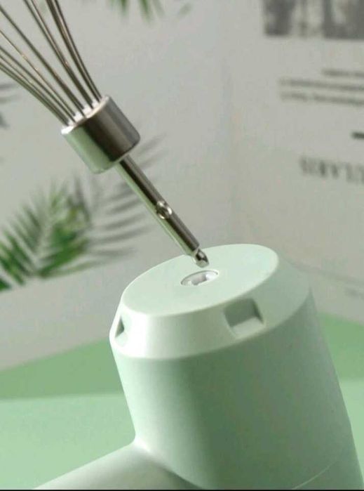 Mini batedeira elétrica portátil nova